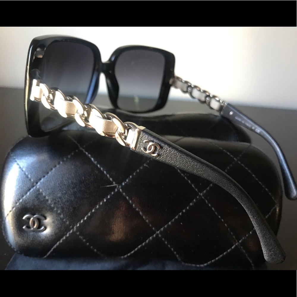 NEW! Oversized CHANEL chain sunglasses black/white